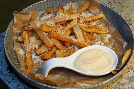 Картофель фри с устричным соусом