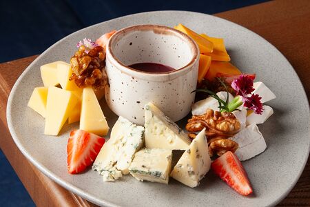 Сырная тарелка