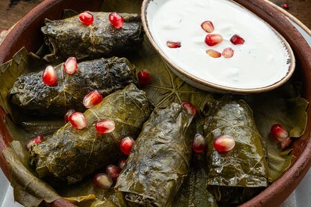 Долма в винoградных листьях