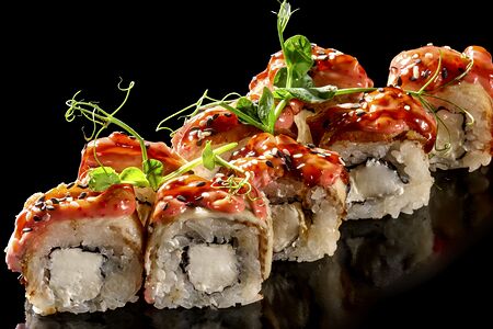 Запеченный ролл Филадельфия с угрем