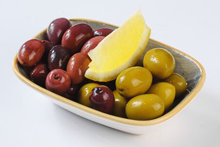 Турецкие оливки и маслины