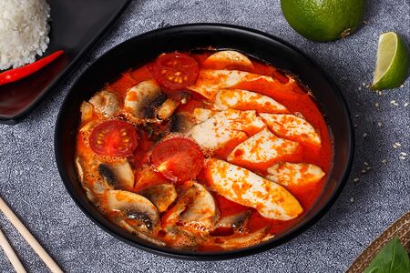 Том ям с курицей