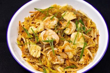 Стеклянная лапша с курицей и креветкой