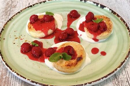 Сырники со сметаной