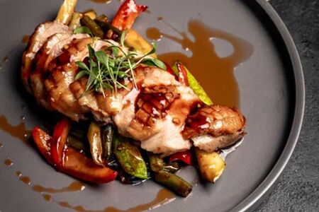 Филе утенка по-восточному с овощами