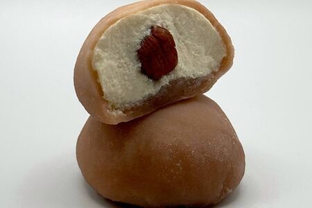 Моти Карамельный фундук