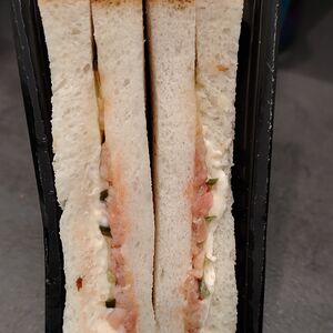 Сэндвич с ветчиной и сыром