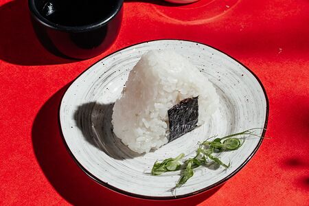 Мини-онигири с крабом 