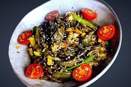 Соба с курицей в кимчи