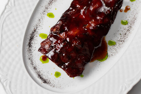 Свиные ребра с соусом Black Pepper