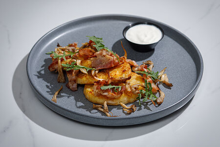 Хашбраун с беконом и грибами