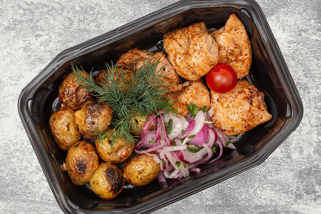 Филе цыпленка на мангале с картофелем айдахо