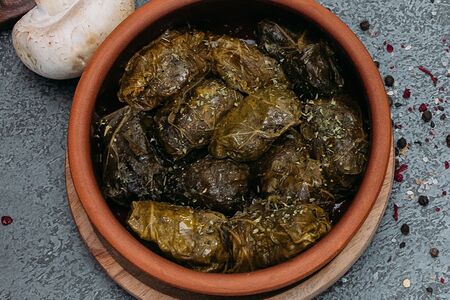 Долма из виноградных листьев