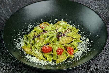 Тальятелле песто с куриной грудкой