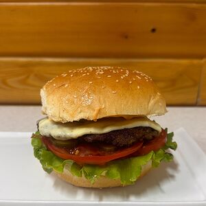 Говяжий бургер с сыром