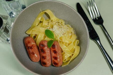 Макароны с сосиской