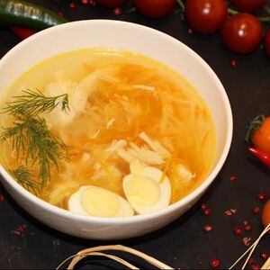 Куриный суп с лапшой