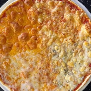 Пицца Четыре сыра на тонком тесте