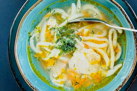 Куриный суп с домашней лапшой 