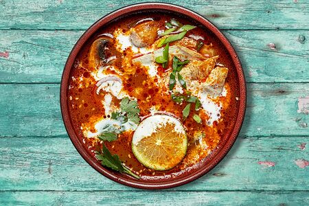 Том ям с цыпленком