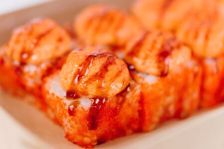 Запеченная Калифорния с лососем