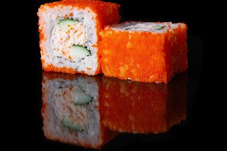 Ролл Калифорния с крабом