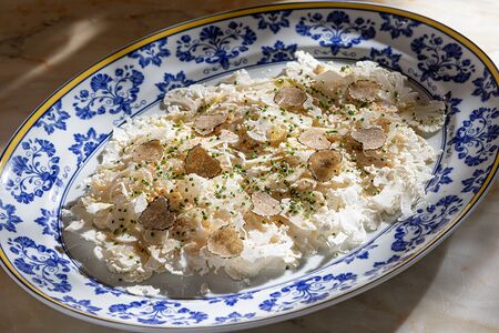 Карпаччо из цветной капусты, понзу и трюфель