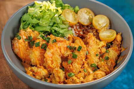 Боул с морепродуктами в соусе том ям 