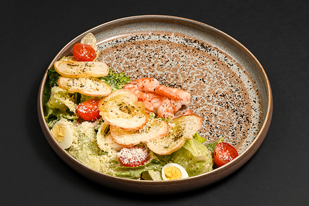 Салат Цезарь с креветками