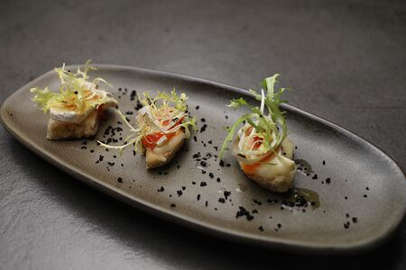 Хрустящий баклажан с сыром камамбер