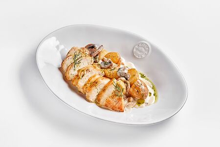 Куриная грудка с грибами и картофелем