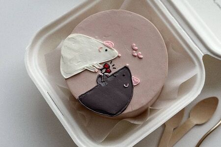 Бенто-торт Две крыски бежевый торт 