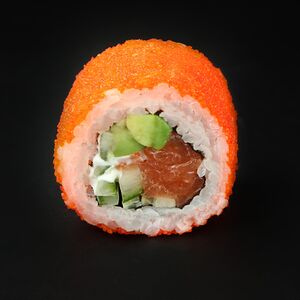 Ролл Калифорния с лососем