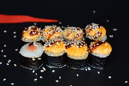 Маки Креветка запеченный