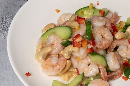 Креветки с кешью