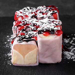 Десерт Пинк ролл