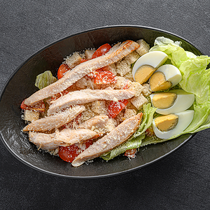 Салат Цезарь с курицей