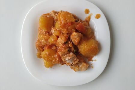 Картофель, тушенный с куриным филе