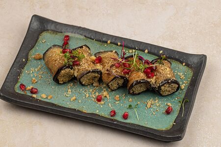 Рулетики из баклажанов