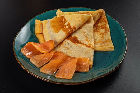 Блины с лососем