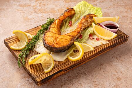 Стейк из сёмги на углях