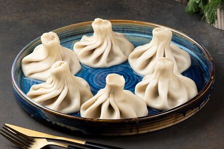 Хинкали со свининой и говядиной