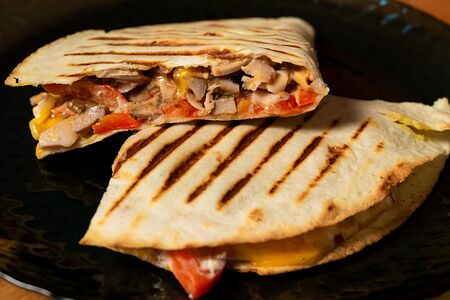 Кесадилья с курицей