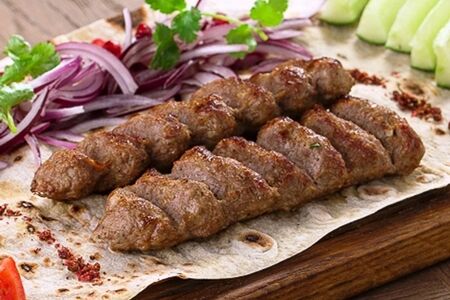Люля кебаб из баранины с лавашем