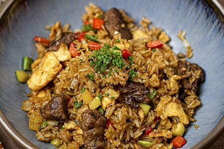 Рис на воке с говядиной