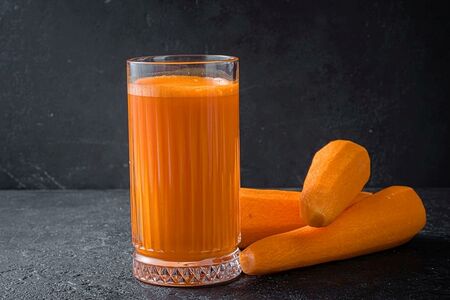 Свежевыжатый сок морковный