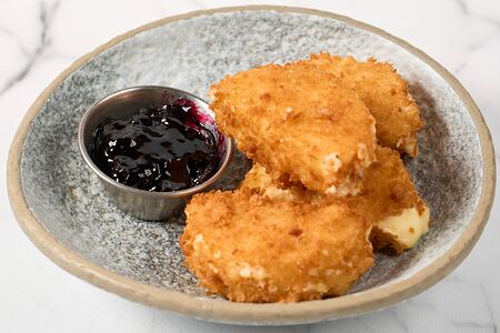 Сырные палочки с джемом