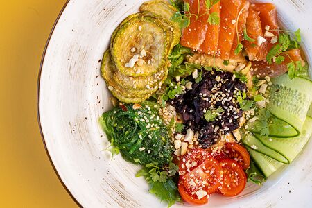 Поке с лососем