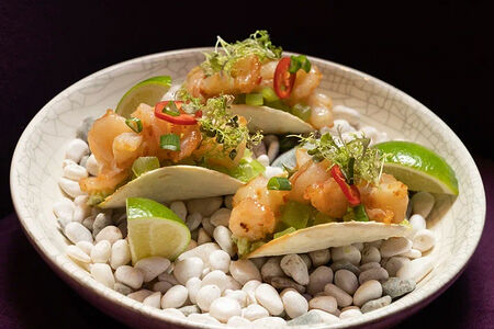 Тако с креветками и гуакамоле