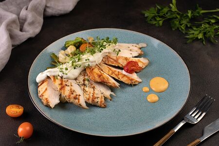 Куриное филе с соусом шардоне 